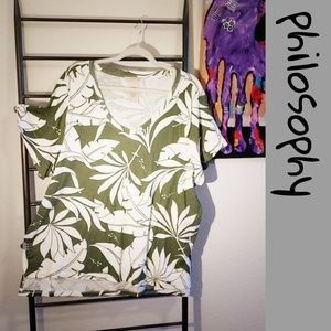 Philosophy t-shirt with cute sleeve detail 💜